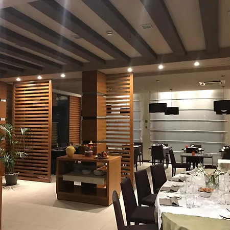 Pisa Valdera 酒店 蓬泰代拉